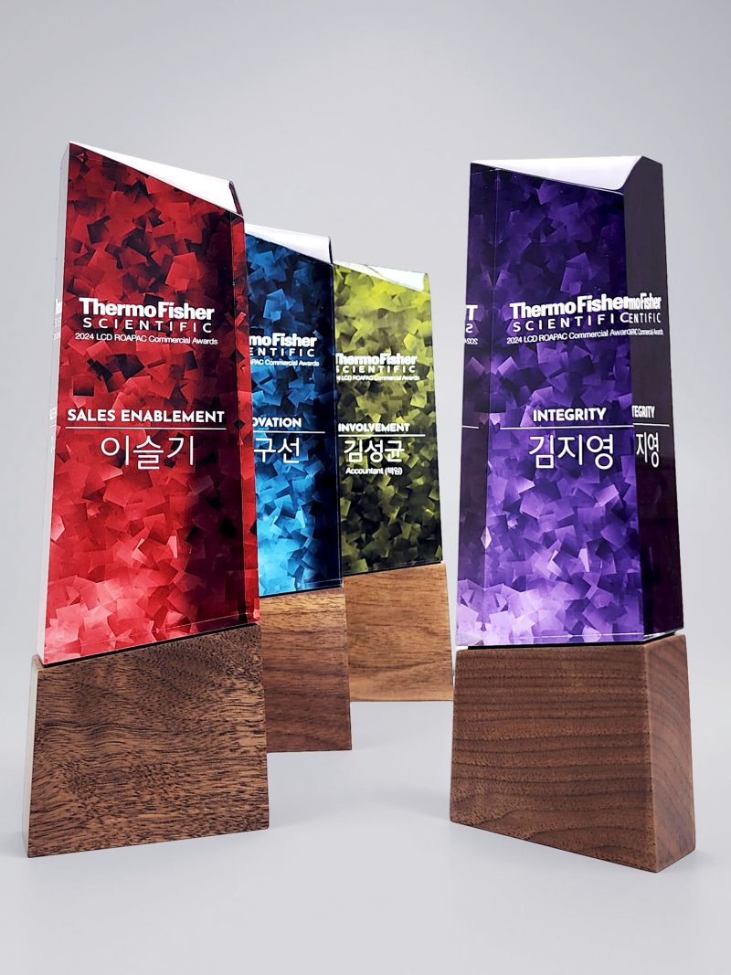 Vibrant print with minimal texts on a modern award (MA-42) Vibrant print with minimal texts on a modern award (MA-42)