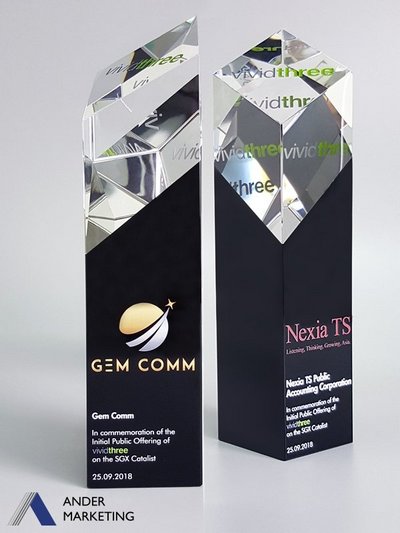 Crystal Trophy Award Crystal Trophy Award - Ander Marketing Singapore